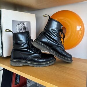 Dr. martens boots women’s